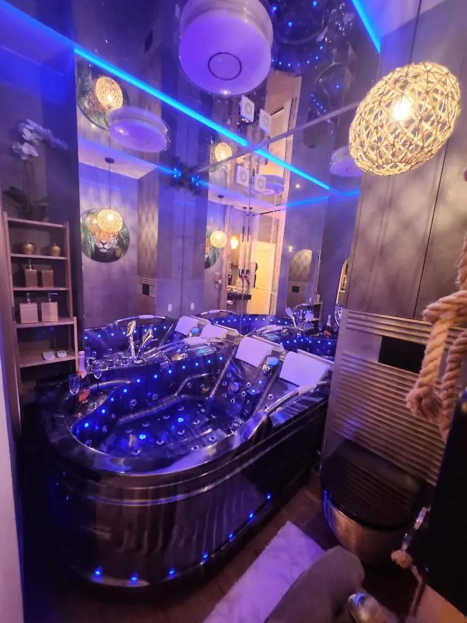 Warszawa Wola Wyjatkowe Studio Z Jacuzzi, Sauna I Fotelem Do Masazu - Exceptional Studio In Warsaw With Jacuzzi, Sauna And Massage Chair